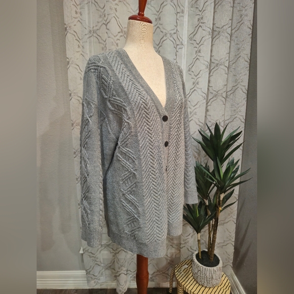 Theory Wool  V-Neck Button Cardigan Size Medium In Excellent Condition - Picture 5 of 8